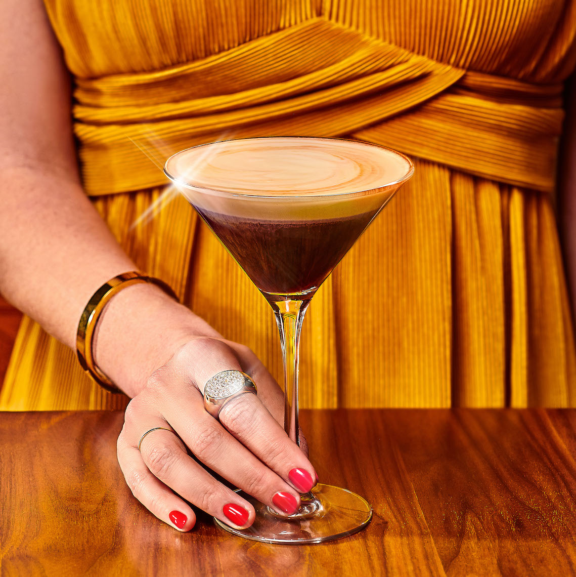 Shot3_Martini_Beauty_0239_Maincrop